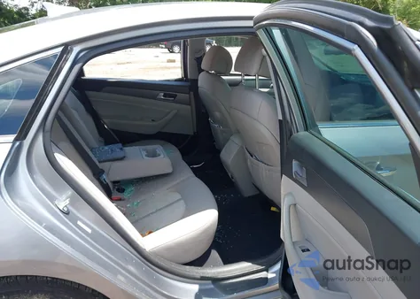 2016 Hyundai Sonata Hybrid Se z USA, uszkodzony, nr VIN KMHE24L17GA013355